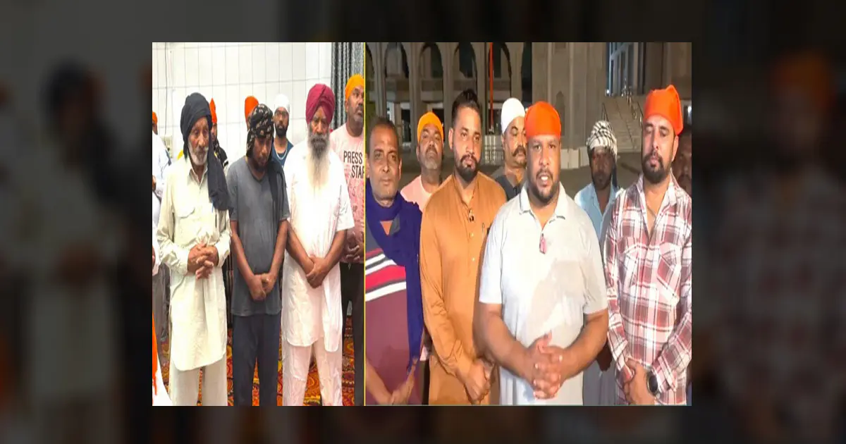 ਸ਼੍ਰੀ ਗੁਰੂ ਰਵਿਦਾਸ ਮਹਾਰਾਜ ਜੀ ਦੀ ਤਸਵੀਰ ਅੱਗੇ ਖੇਡੇ ਗਏ ਤਾਸ਼ ! ਖ਼ਬਰ ਹੋਈ ਵਾਇਰਲ, ਮੁਲਜ਼ਮਾਂ ਨੇ ਗੁਰੂ ਘਰ ’ਚ ਮੰਗੀ ਲਿਖਤੀ ਮਾਫੀ