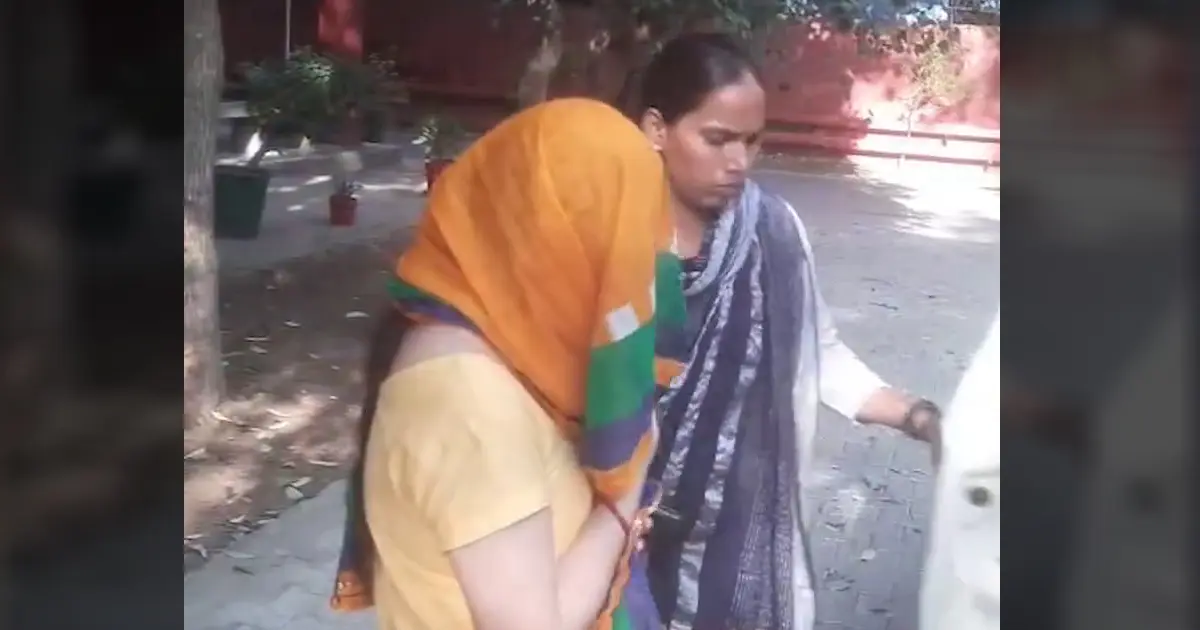 Haryana News: ਵਿਦਿਆਰਥੀ ਨਾਲ ਅਧਿਆਪਿਕਾ ਨੇ ਕੀਤੀ ਹੱਦ ਪਾਰ! ਕਮਰੇ, ਹੋਟਲਾਂ, ਫ਼ਲੇਟ ’ਚ ਚੱਲਦਾ ਰਿਹਾ ਖੌਫ਼ਨਾਕ ਖੇਡ — 3 ਮਹੀਨੇ ਬਾਅਦ ਗ੍ਰਿਫ਼ਤਾਰ